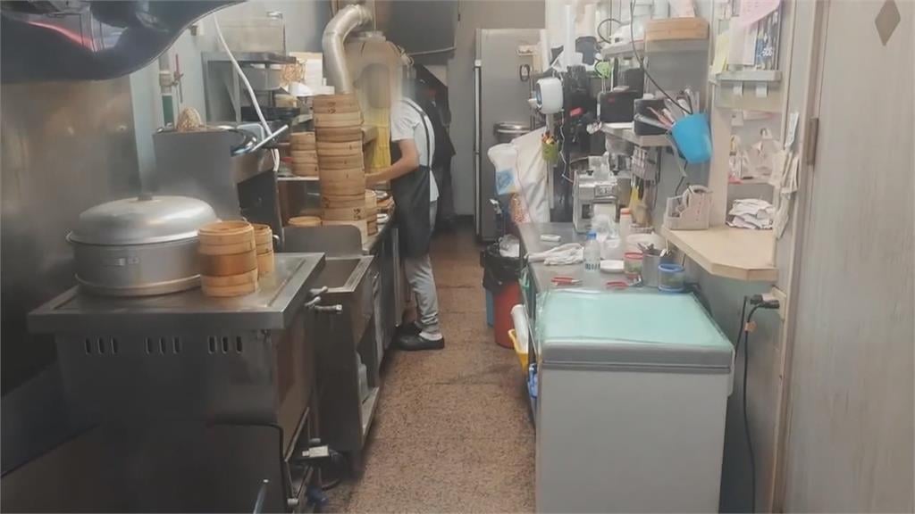 哪來的？　外送餐點驚見「衛生紙、不明黑色細絲」