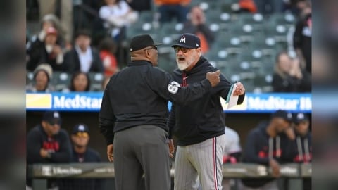 MLB(影)/雙城新教頭寫下歷史!成第一位因抗議ABS遭驅逐出場總教練