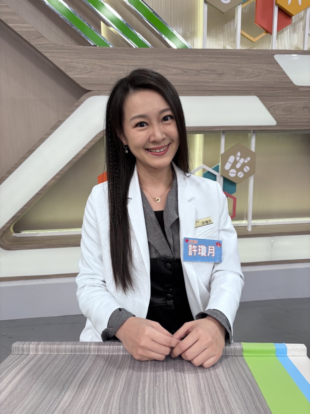 (影)／藝人出遊９天無法排便 整個肚子滿到快炸裂？