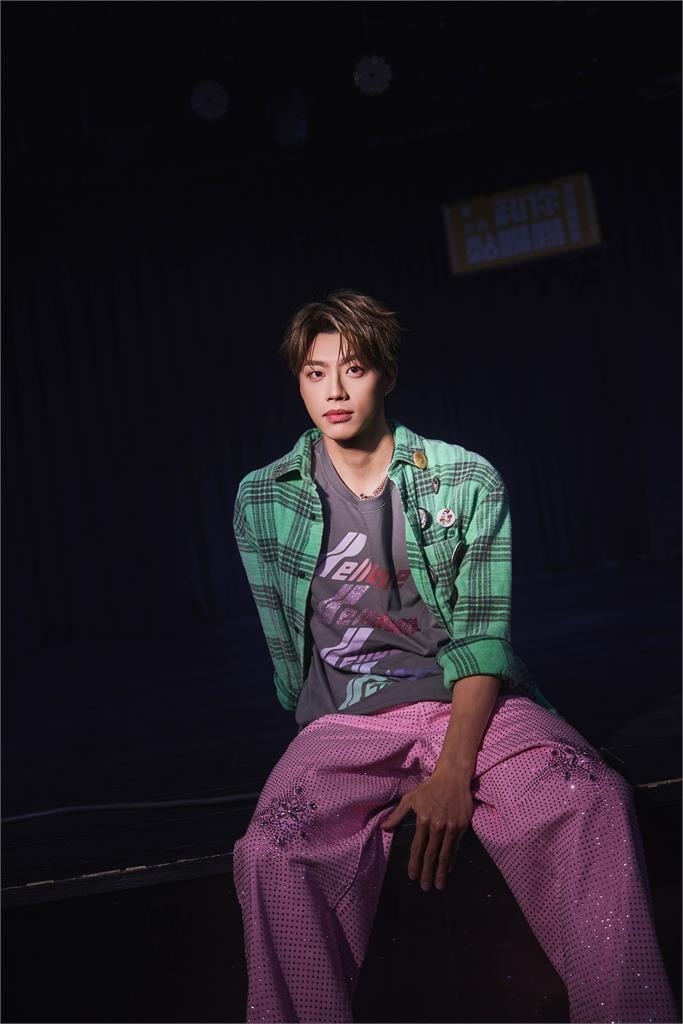 快新聞／大秀帥氣側翻！黃文廷健身寵粉無極限　首場見面會Ozone四帥驚喜現身