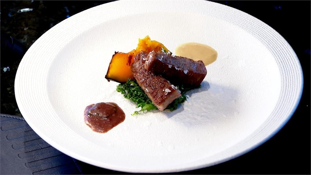 頂級鐵板燒餐廳帝王蟹腳結合油子醋　品嘗春天清新滋味