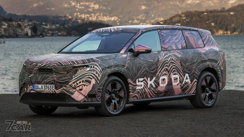 三排電動 SUV 瞄準 2026 上市，&Scaron;koda Peaq 現身測試