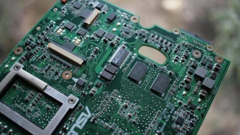 半導體競爭激烈！中國國營高管坦言：整體技術「落後全球約5-10年」