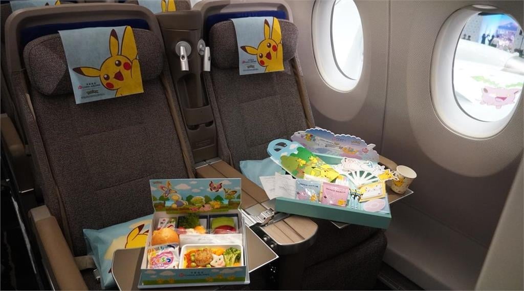 快新聞／可愛爆擊！華航發表第2架「皮卡丘彩繪機」　13隻神奇寶貝陪你翱翔天際