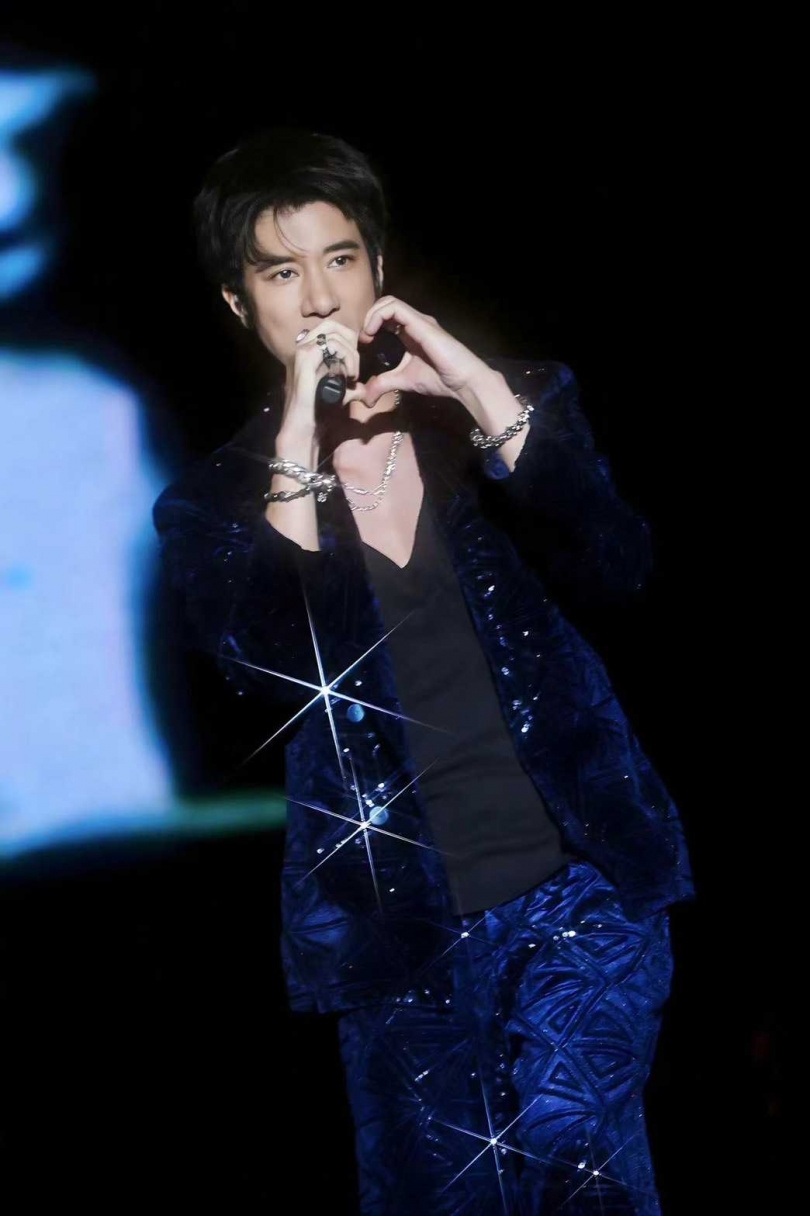 王力宏曾被投訴會在每晚11點後練琴,打擾到其他房客。(圖/西東音樂提供)