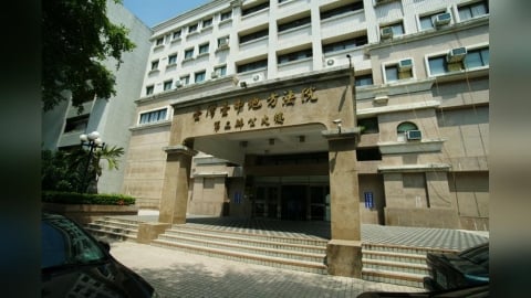 攻擊恐嚇律師暴力女　中院裁定羈押3月