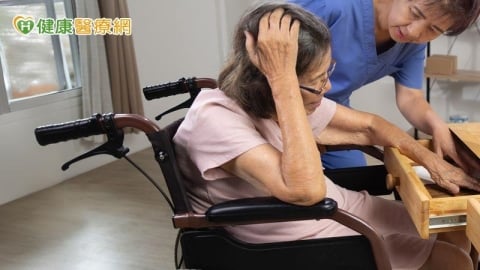 高齡化釀失智照護需求攀升 接受個管諮詢者住院率更低