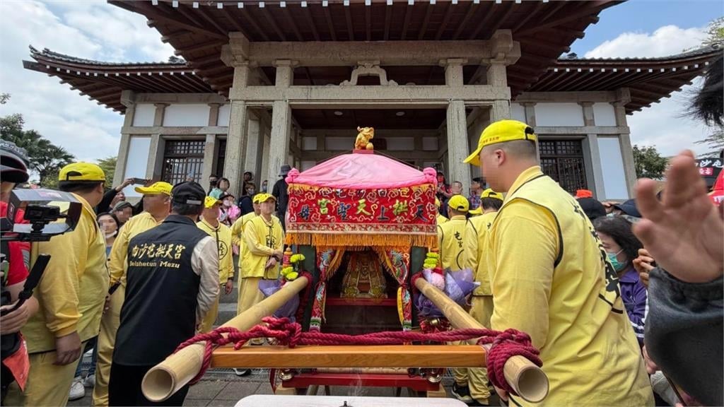 白沙屯媽祖起駕倒數「40萬信徒南下」破紀錄！命理師揭「粉紅超跑」3大意涵