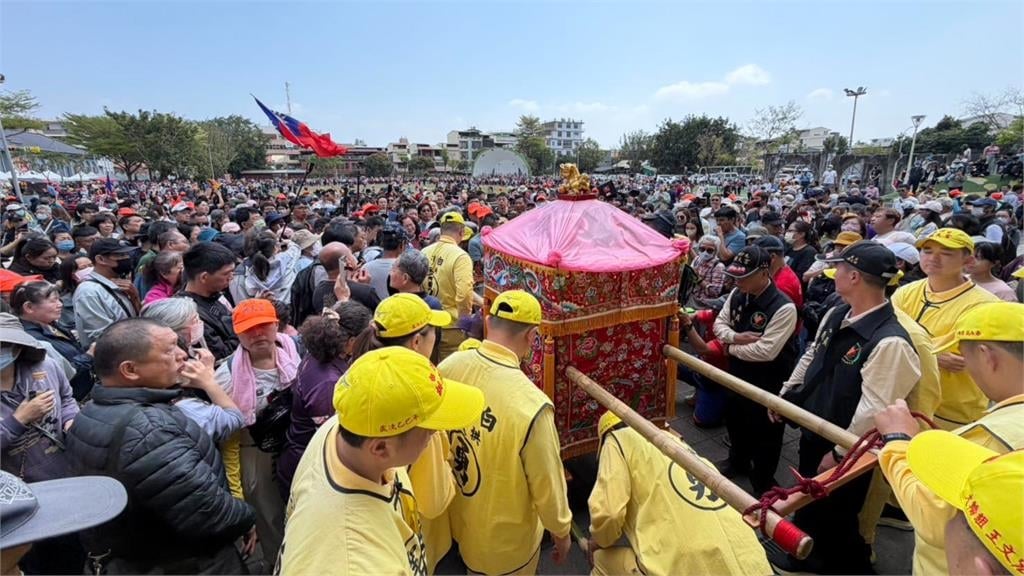 白沙屯媽祖起駕倒數「40萬信徒南下」破紀錄！命理師揭「粉紅超跑」3大意涵