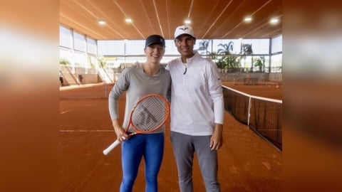 網球／「蠻牛」納達爾親自出手！前球后史薇泰克直指法網冠軍重返榮耀