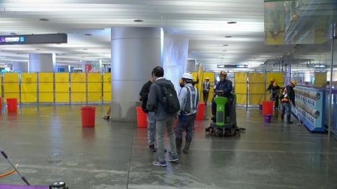 北車機捷通道「天花板下雨」　捷運公司：雙子星工程釀漏水