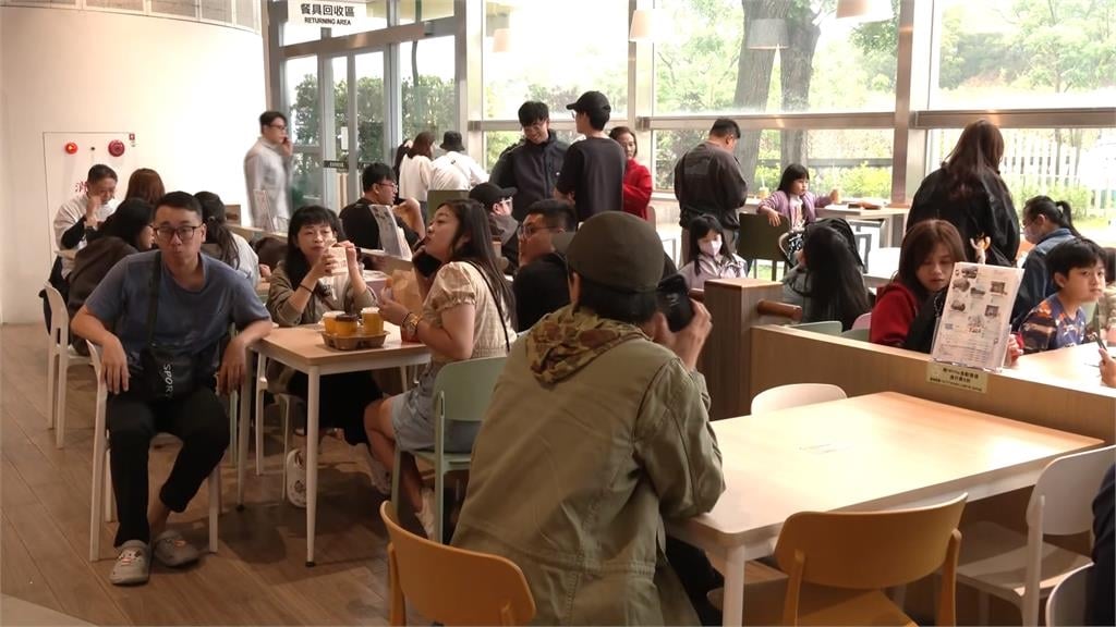 「國道金雞母」搶清明連假商機！　清水服務區備貨量平常假日3倍