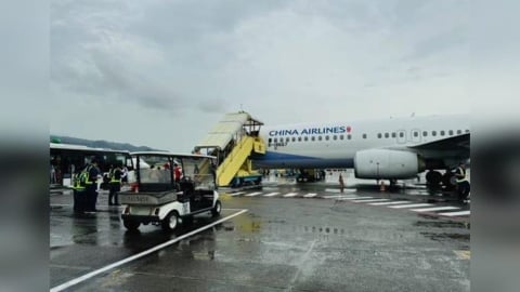 最新／雷雨狂炸南台灣　小港機場4航班受影響「最久延誤達45分」