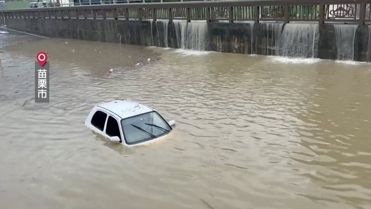 雨彈狂炸苗栗災情頻傳 縣長火速下令救災優先