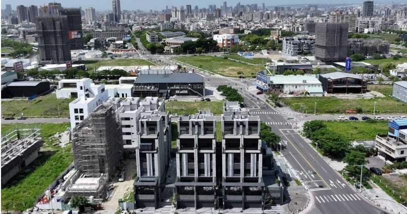 中南部不少新透天產品、電梯別墅也都觸及豪宅線，貸款最高只能3成，造成換屋民眾卻步。（圖／業者提供）