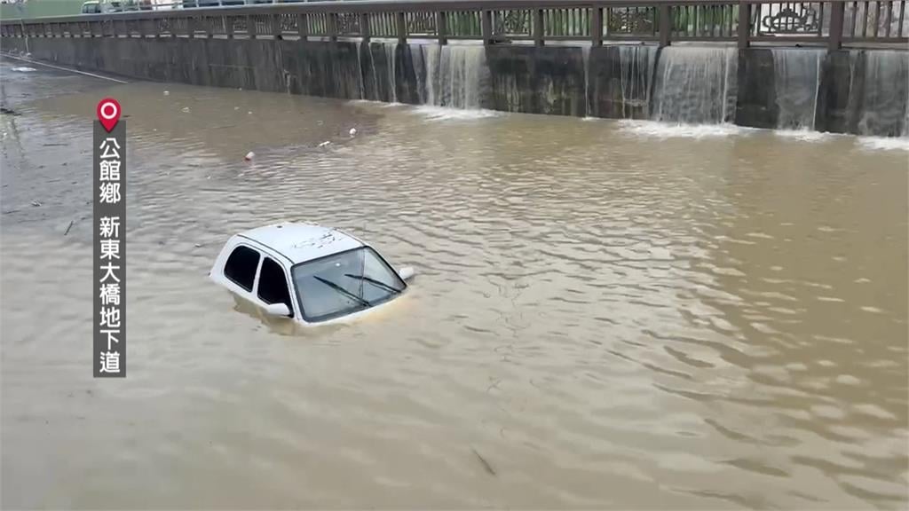 暴雨!苗栗通霄、後龍水成汪洋 永貞宮「香爐泡水」、廟方:從未遇過