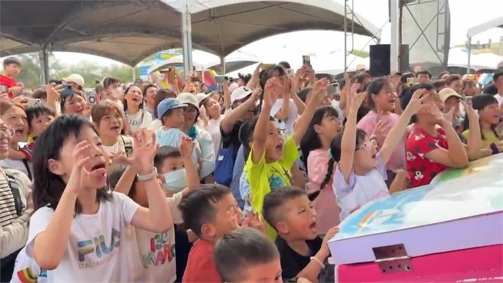 麥寮兒童藝術節熱鬧登場 香蕉哥哥現場帶動唱