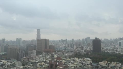 大雷雨無情開炸!港都高雄瞬間成雨都 雷擊聲響全都錄