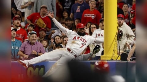 MLB(影)／一場比賽沒收3支全壘打！天使右外野手幾乎「隻手」擊敗水手