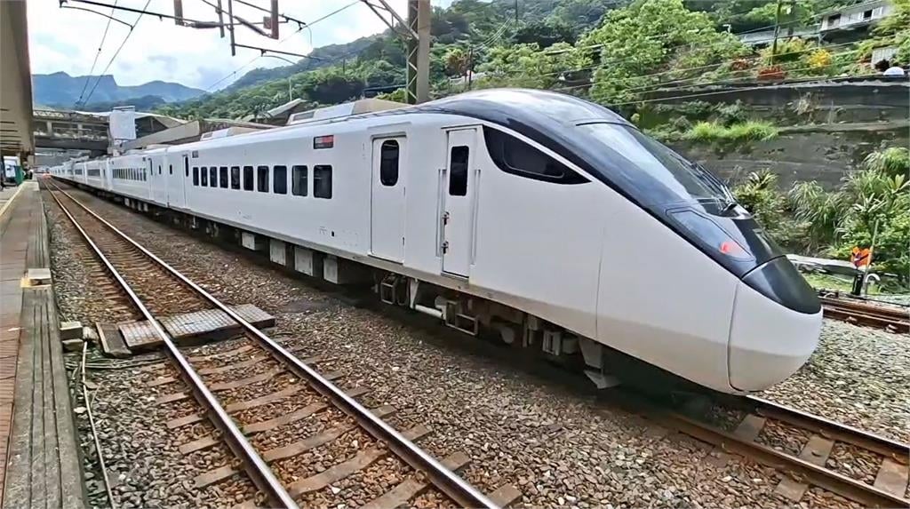 快新聞/台鐵2列車集電弓受損停駛 宜蘭線雙向不通