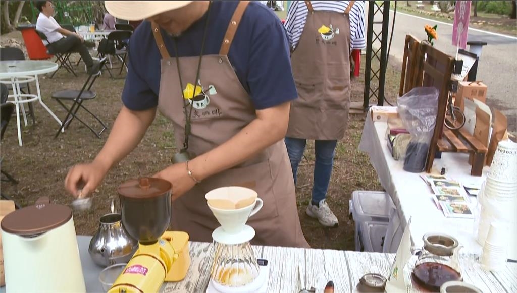 連假來雲林"天鵝湖嘉年華"! 踩天鵝船賞美景.美食享不完