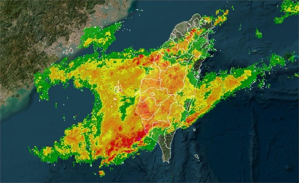 清明春雨「爆彈震撼轟炸台」!專家揭「預測降雨區一片藍挪移」下波預備起