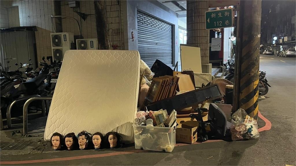 新北街頭驚見「5顆人頭」死盯!仔細一看全在笑…真相曝光網喊:像命案現場