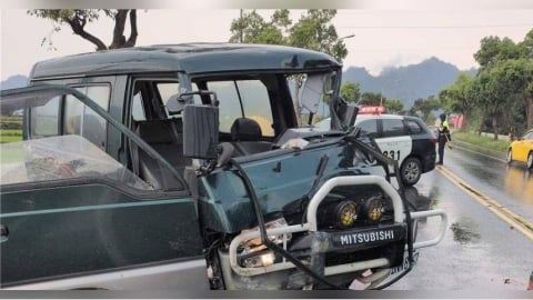 雨天路滑釀車禍　台東鹿野休旅車自撞乘客遭拋飛駕駛受困