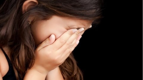 「溫和教養」成育兒關注趨勢：精油在情緒放鬆中的應用與使用建議