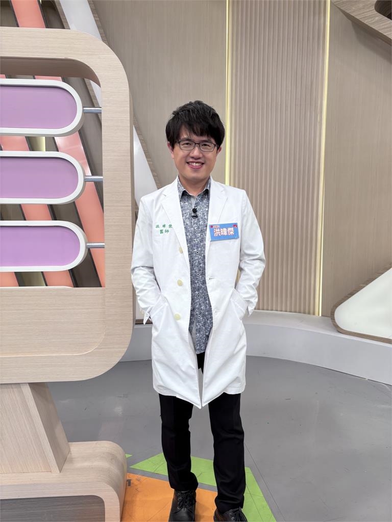 王思佳穿搭亮片沒在怕！當媽後皮膚易發癢、小孩還摳掉裝飾品