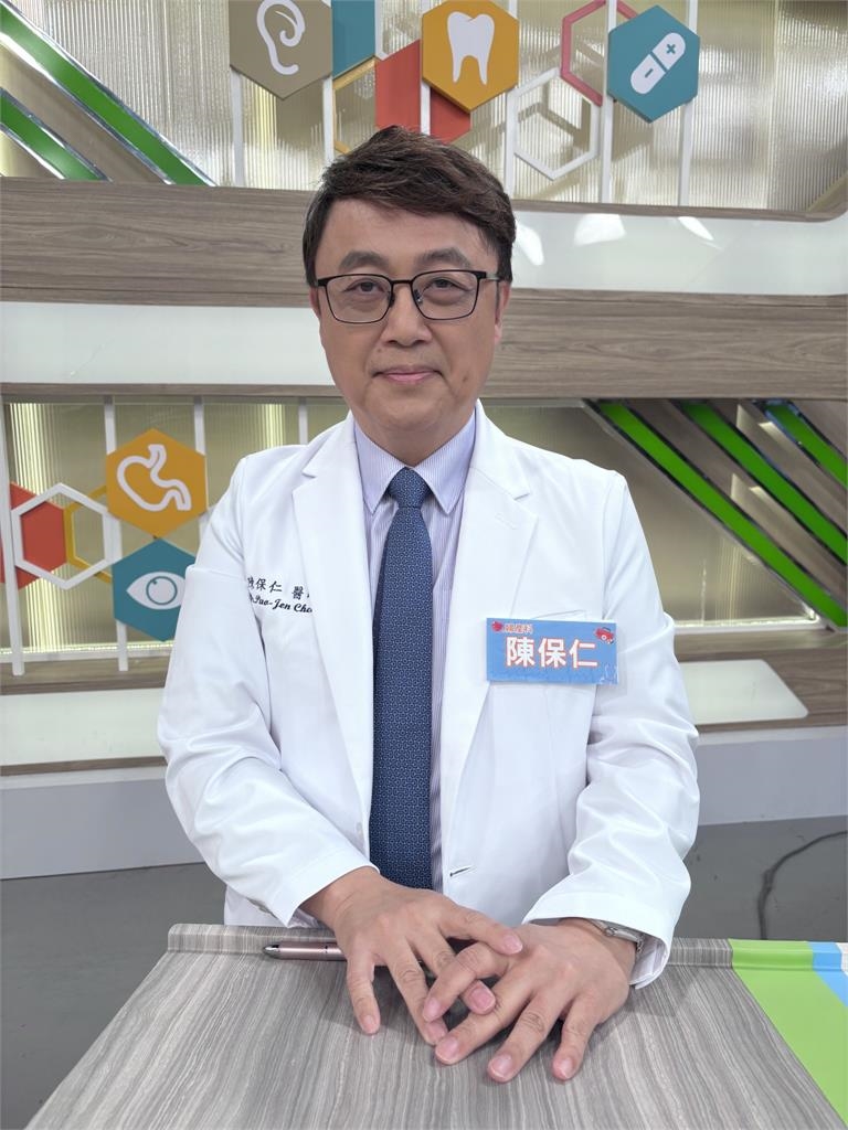 王思佳穿搭亮片沒在怕！當媽後皮膚易發癢、小孩還摳掉裝飾品