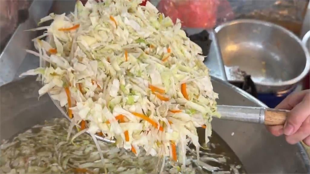 高雄春捲釀百人中毒！他納悶小時候「放6小時吃都沒事」網揭3大食安敗筆