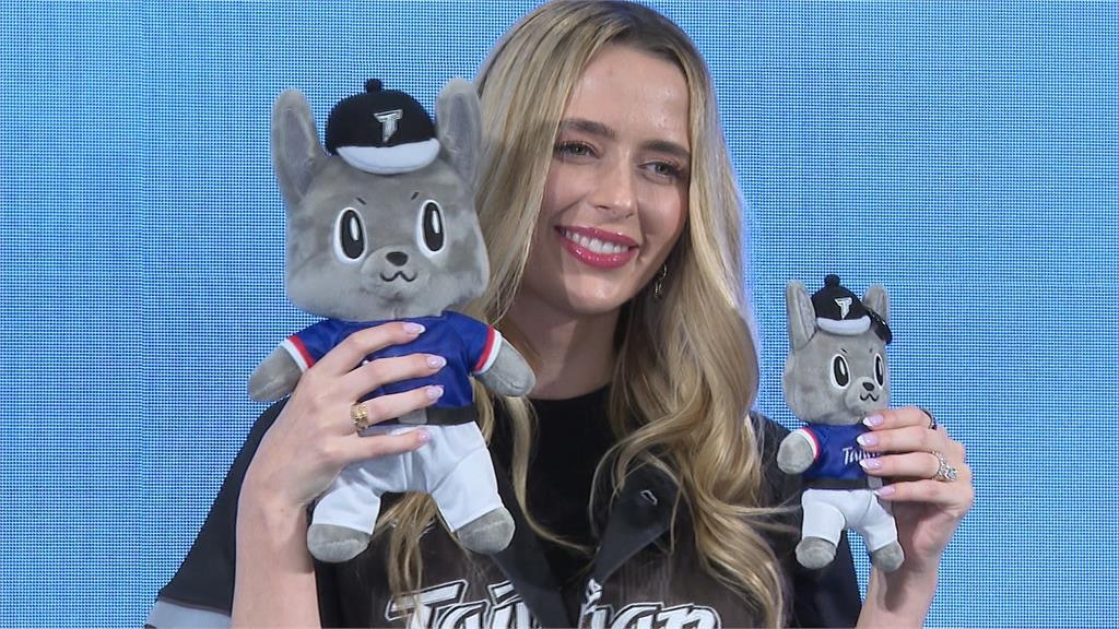 和「歐告」相見歡！　　費嫂大啖台灣美食　最愛甜不辣