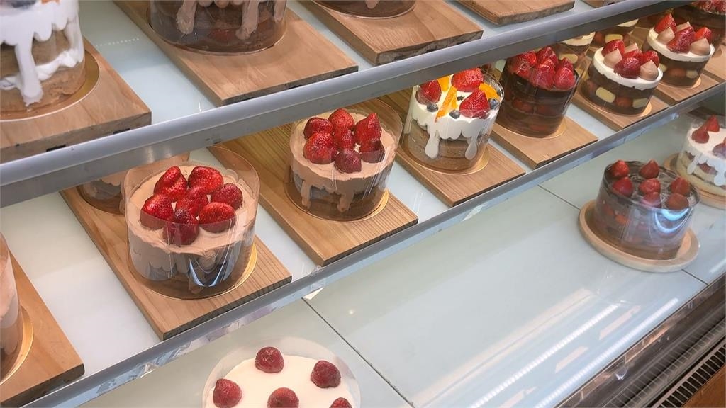 高雄百貨甜點爆食安　蛋糕「長毛發霉」女誤食腹瀉