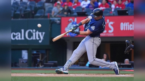 MLB(影)/勞雷結束全壘打荒!纏鬥12球終於從「地瓜」手中敲出本季第一轟