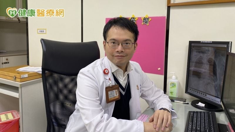 以為只是感冒！壯年男咳不停竟是肺結核　醫揭「檢查方式」