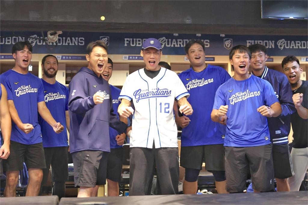 中職／台籃「GOAT」來了！「野獸」林志傑因雨無緣開球  談引退賽：希望別哭太慘