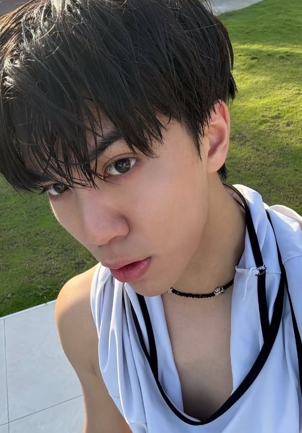 峮峮爆戀上小15歲《原子少年》！他溫馨接送「深夜直奔香閨」經紀人回應了