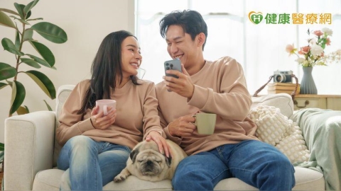 人在身旁心卻漸行漸遠?5個小習慣讓愛長久 心理師:別把對方當唯一