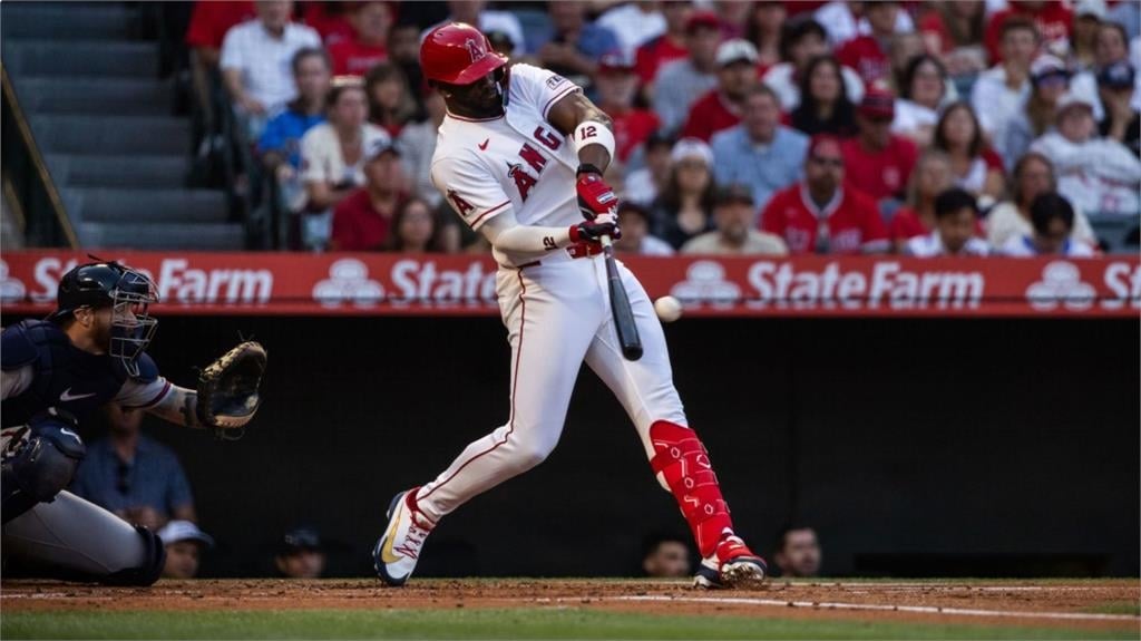 MLB(影)／投手丘變拳擊場火藥味炸裂！索列爾怒揮右鉤拳　羅培茲回擊引爆板凳清空