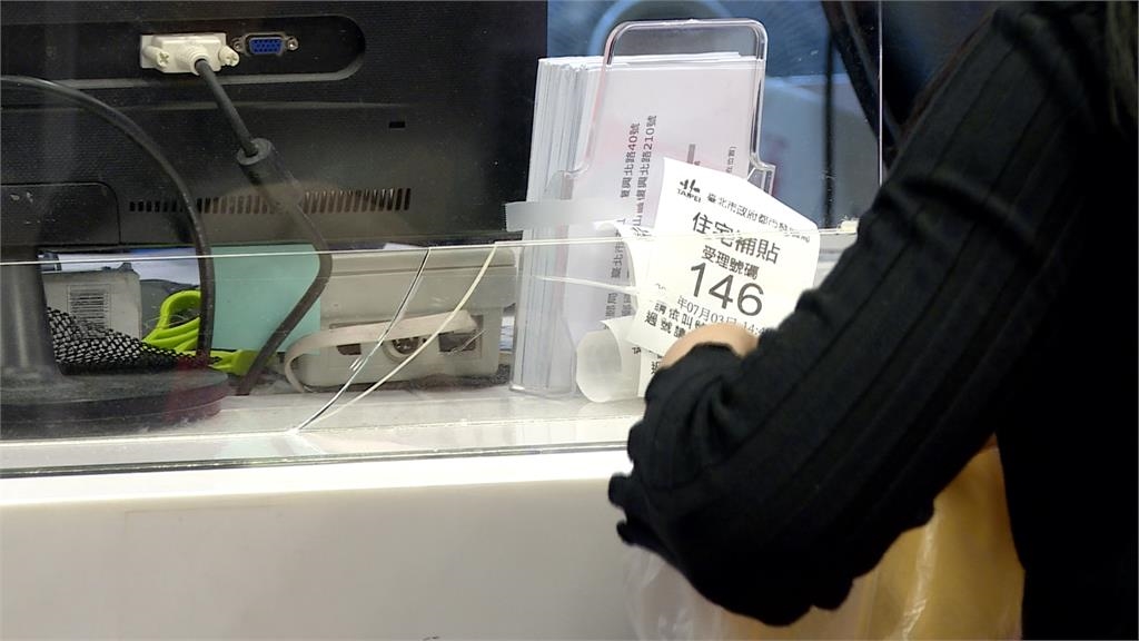 年輕人苦哀「租屋補助」卡超久！他控領不到「房租被漲6千」網轟：已淪安慰劑