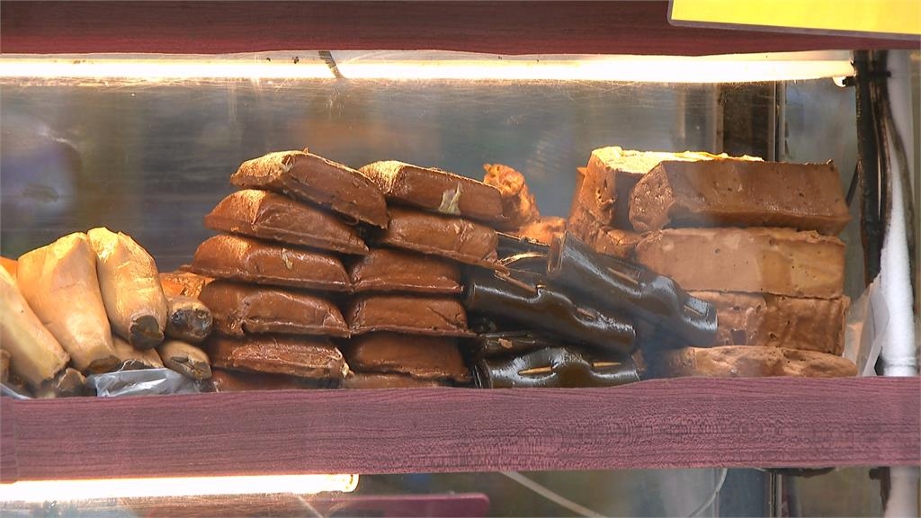 買小吃嚇「鼠」人！　新北滷味攤米奇亂竄、嘉義蜜糖地瓜被偷吃