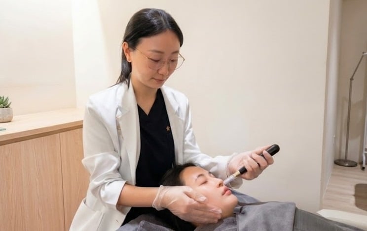 濾鏡時代被淘汰？ 醫揭密粉光瓶「素顏勝全妝」3大關鍵