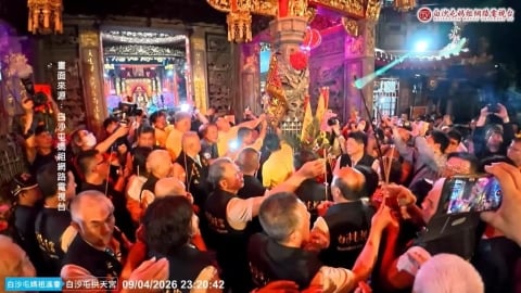 拱天宮「放頭旗」儀式祈求平安　為４／１２白沙屯進香揭開序幕