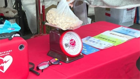 她為養生天天吃堅果竟害毛囊發炎狂掉髮？營養師示警：這類人吃錯最危險