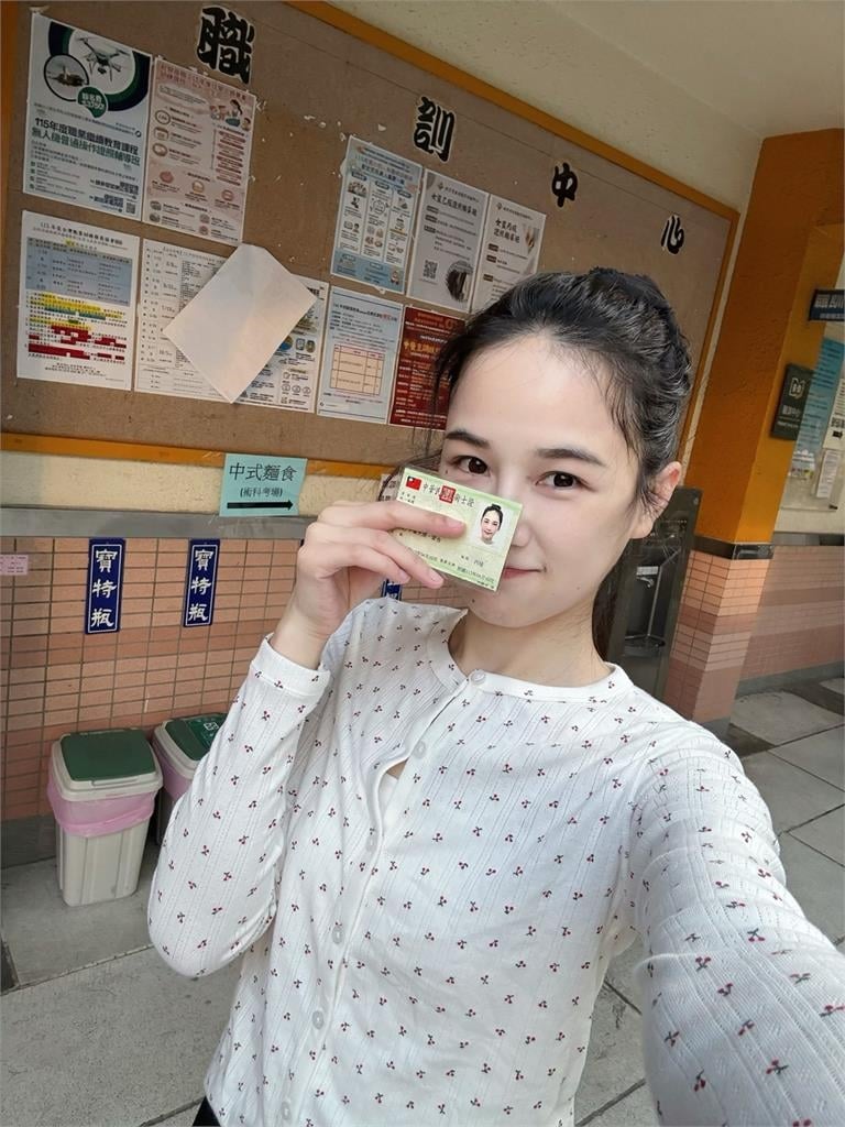 YTR千千「短短兩個月」身分進化了！無預警「亮出1證」全場超嗨