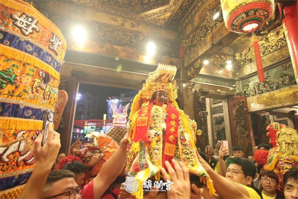 大甲媽祖「純手工新車」曝光！鎮瀾宮曝「台灣限定」巧思：神橋已經就緒