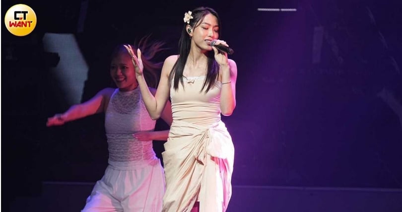 「最美星二代」游宇潼獨自演繹〈那麼多年的想念〉，甜美細膩的嗓音展現優秀遺傳，驚艷全場。（圖／蘇聖倫攝）
