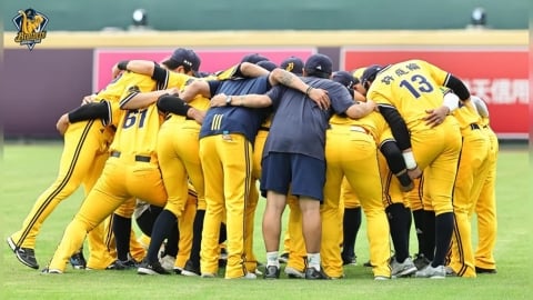 中職(影)／創隊史最慘紀錄！中信兄弟再輸樂天桃猿苦吞6連敗！開季9戰只拿下1勝