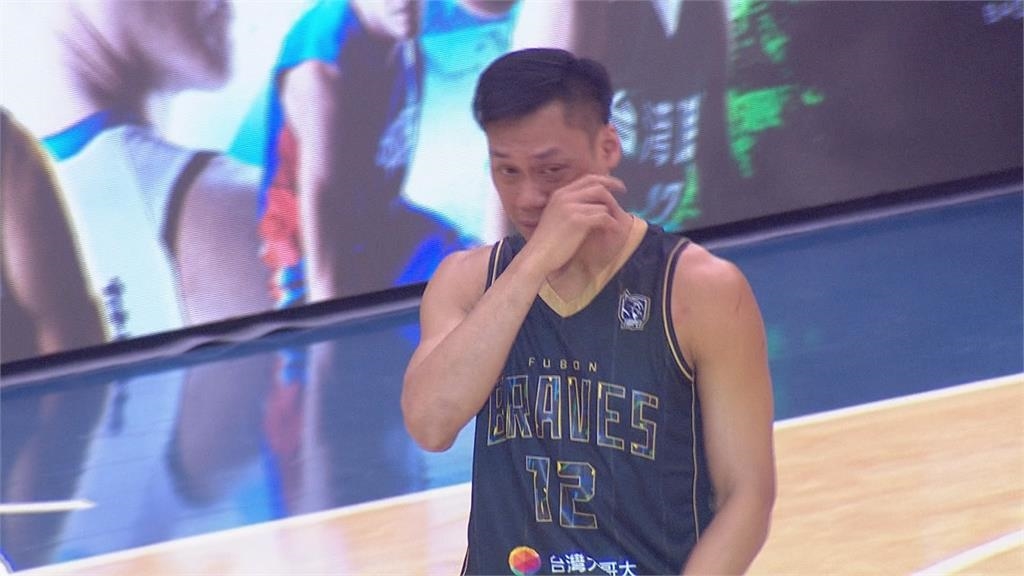 PLG(影)／老父擔任開球貴賓「野獸」淚崩！林志傑引退賽最後一戰2分險勝洋基工程